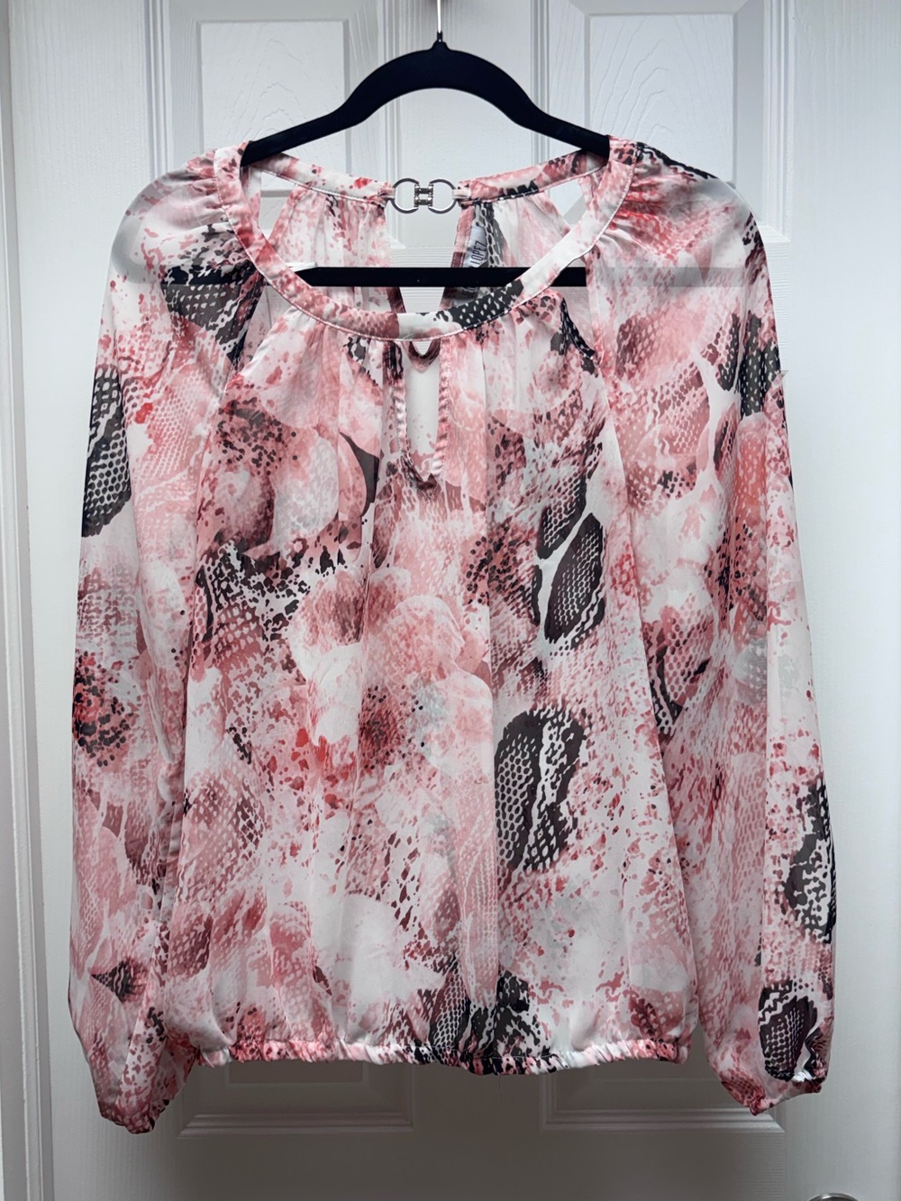 Jennifer Lopez Pink Snakeskin Print Blouse – Women’s Medium